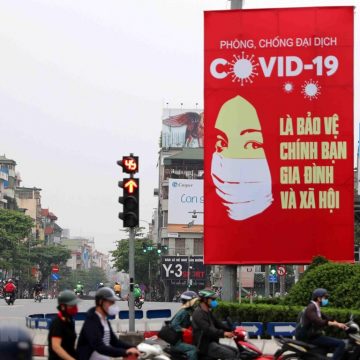 Russian expert: Posters a weapon in Vietnam’s COVID-19 fight | VNA