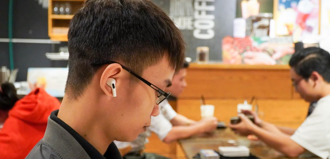 HOT: Millions of AirPods “Made in Vietnam” will be produced in 3 months